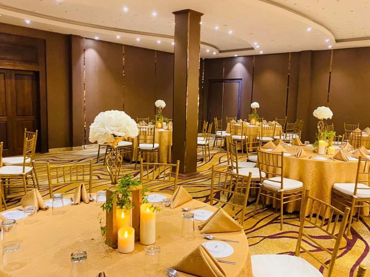 Maple Leaf Hotel ネゴンボ エクステリア 写真